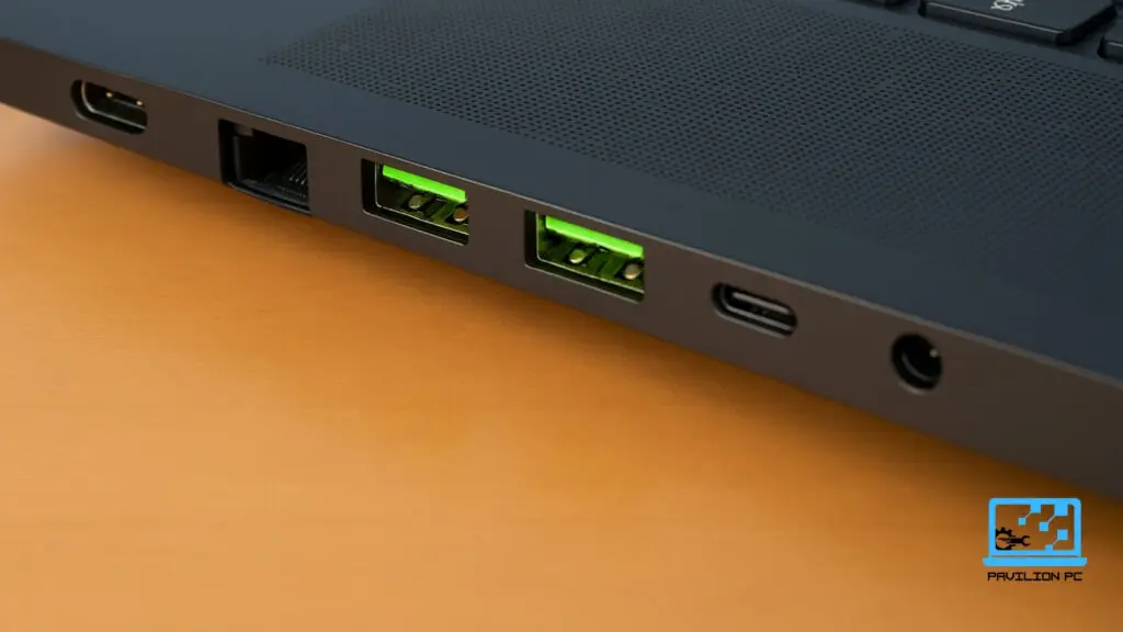 Razer blade 18 ports